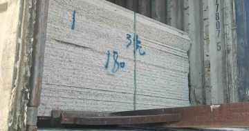 河源 芝麻白花岗岩石材3.0公分光面毛板装柜出货