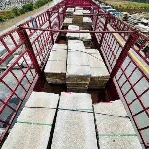 河源 黄金麻花岗岩荔枝面，光面毛板装车完成