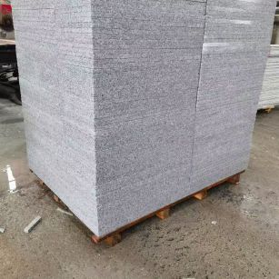 河源 芝麻白火烧面1.8厚300*600地铺石，尺寸标准，厚薄均匀