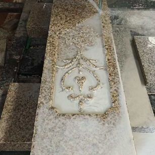 河源 黄金麻花岗岩异形加工雕刻栏杆大柱