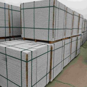 河源 白麻花岗岩石材荔枝面地铺石（300*600*50）