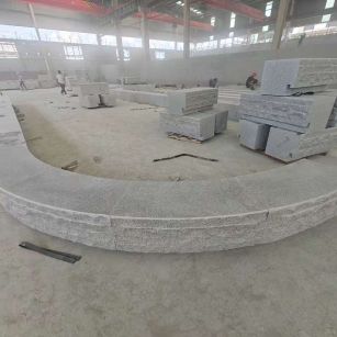 河源 芝麻白异形坐凳，自然面光面弧形加工