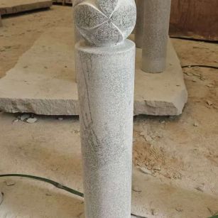 河源 芝麻白花岗岩石材挡车石柱、停车柱、圆柱挡车柱、方柱挡车柱等