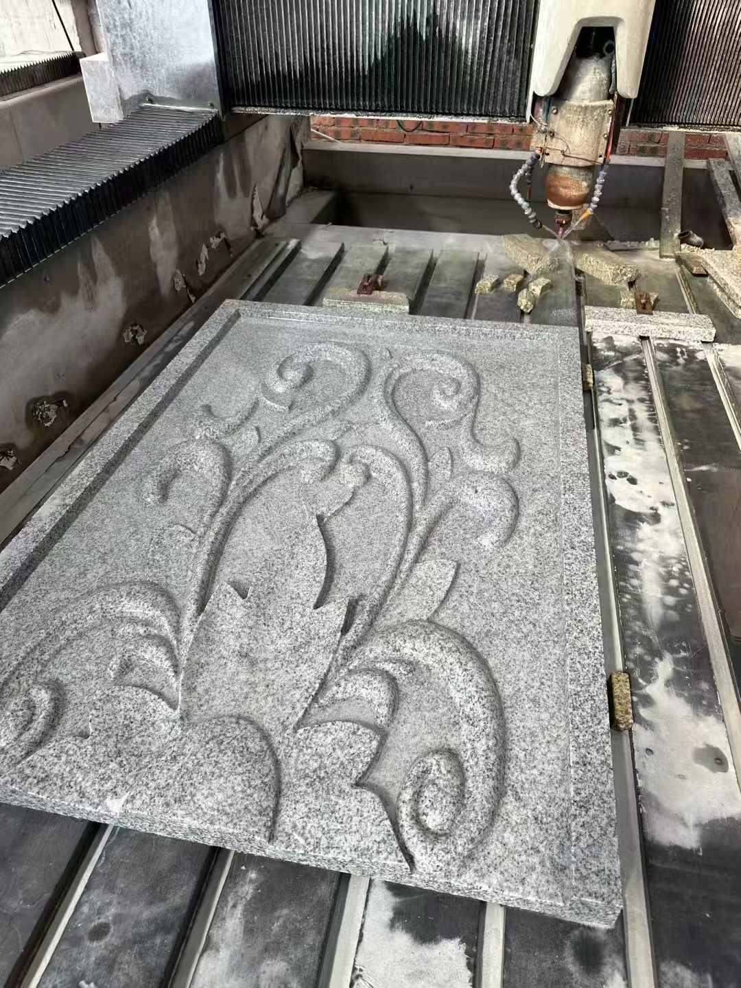 河源 白麻别墅干挂雕花板