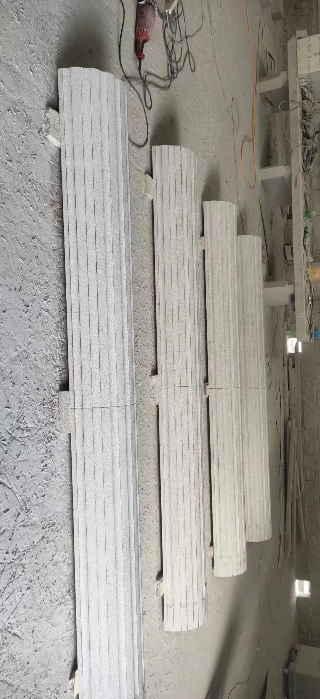 河源 花岗岩厂家带你看白麻花岗岩门楼大柱柱皮