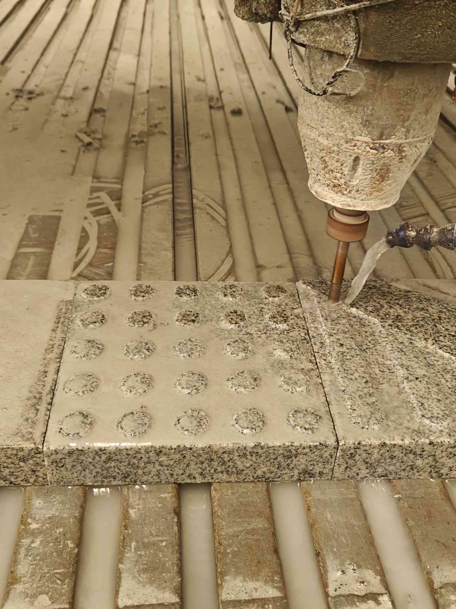 河源 芝麻白花岗岩石材盲人石、盲道石、盲点石