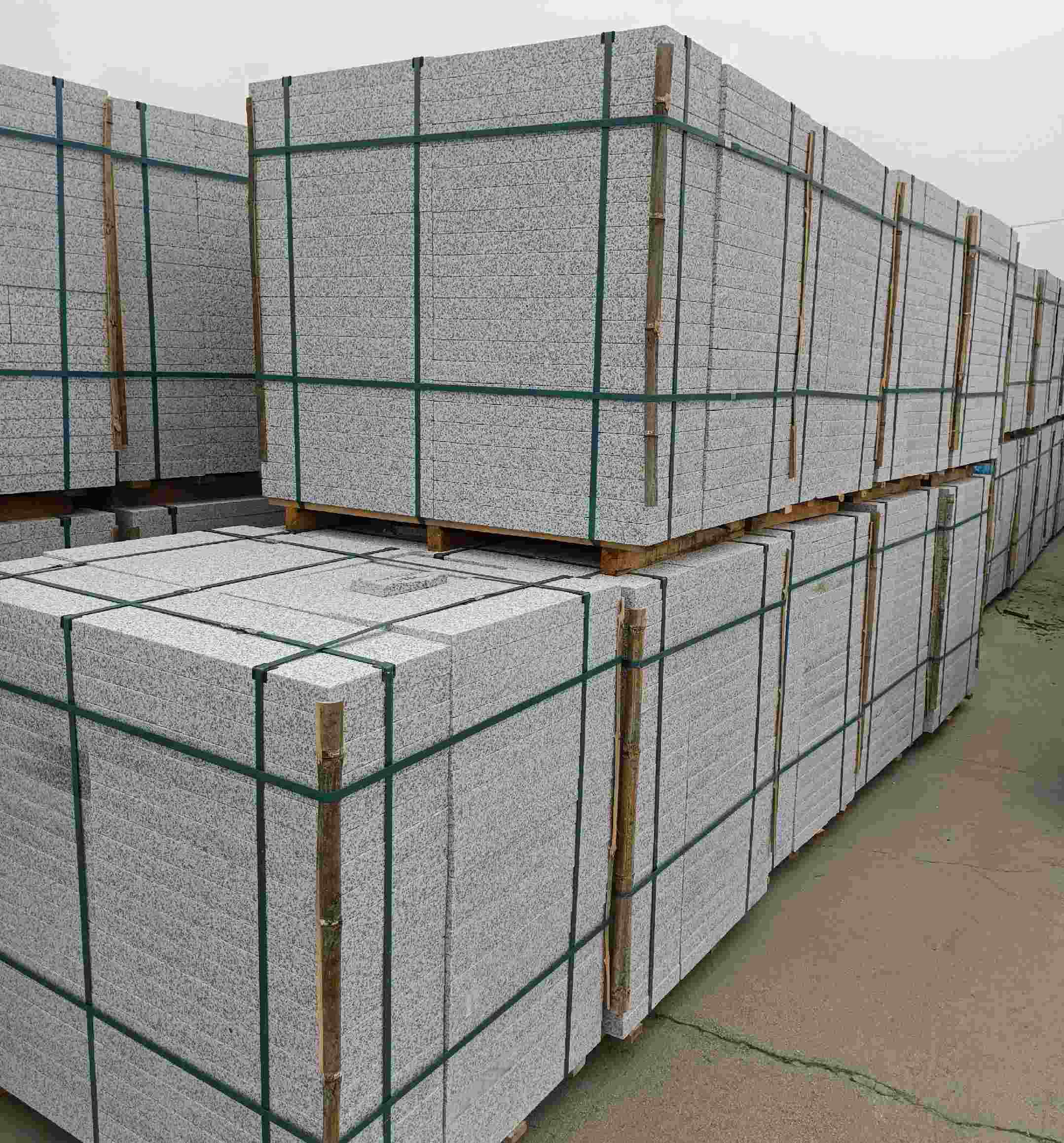 河源 白麻花岗岩石材荔枝面地铺石（300*600*50）