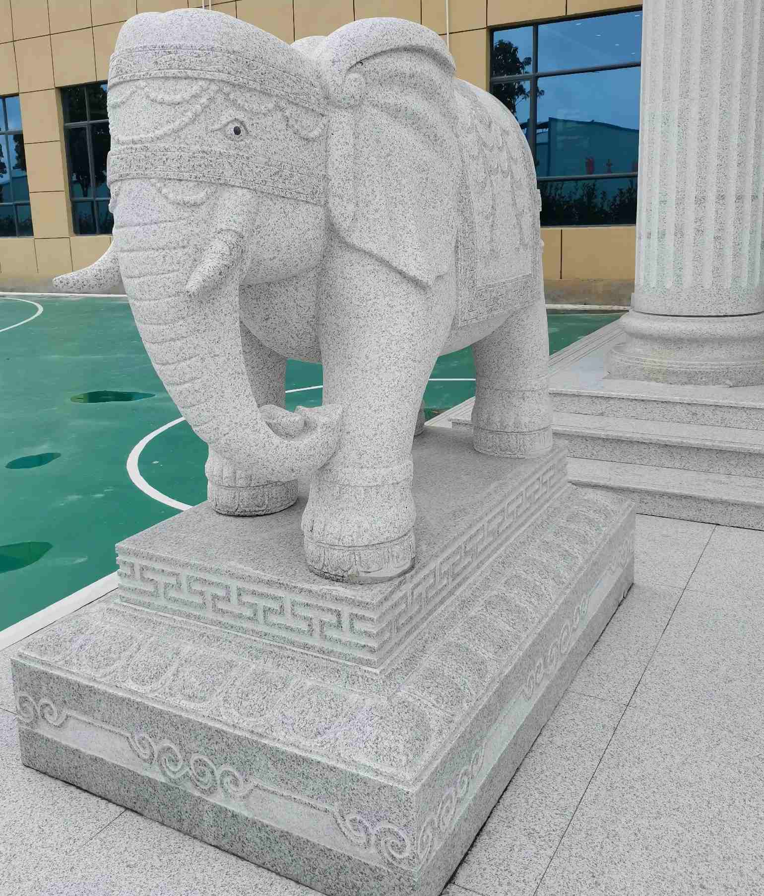 河源 白麻花岗岩动物异形石雕-大象