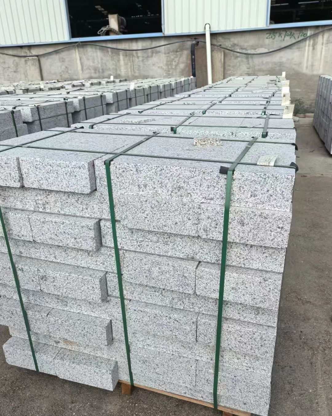 河源 白麻花岗岩路沿石，弧形路沿石，道牙石，马路牙子，界石，路缘石，平沿石，直岩石，平缘石等