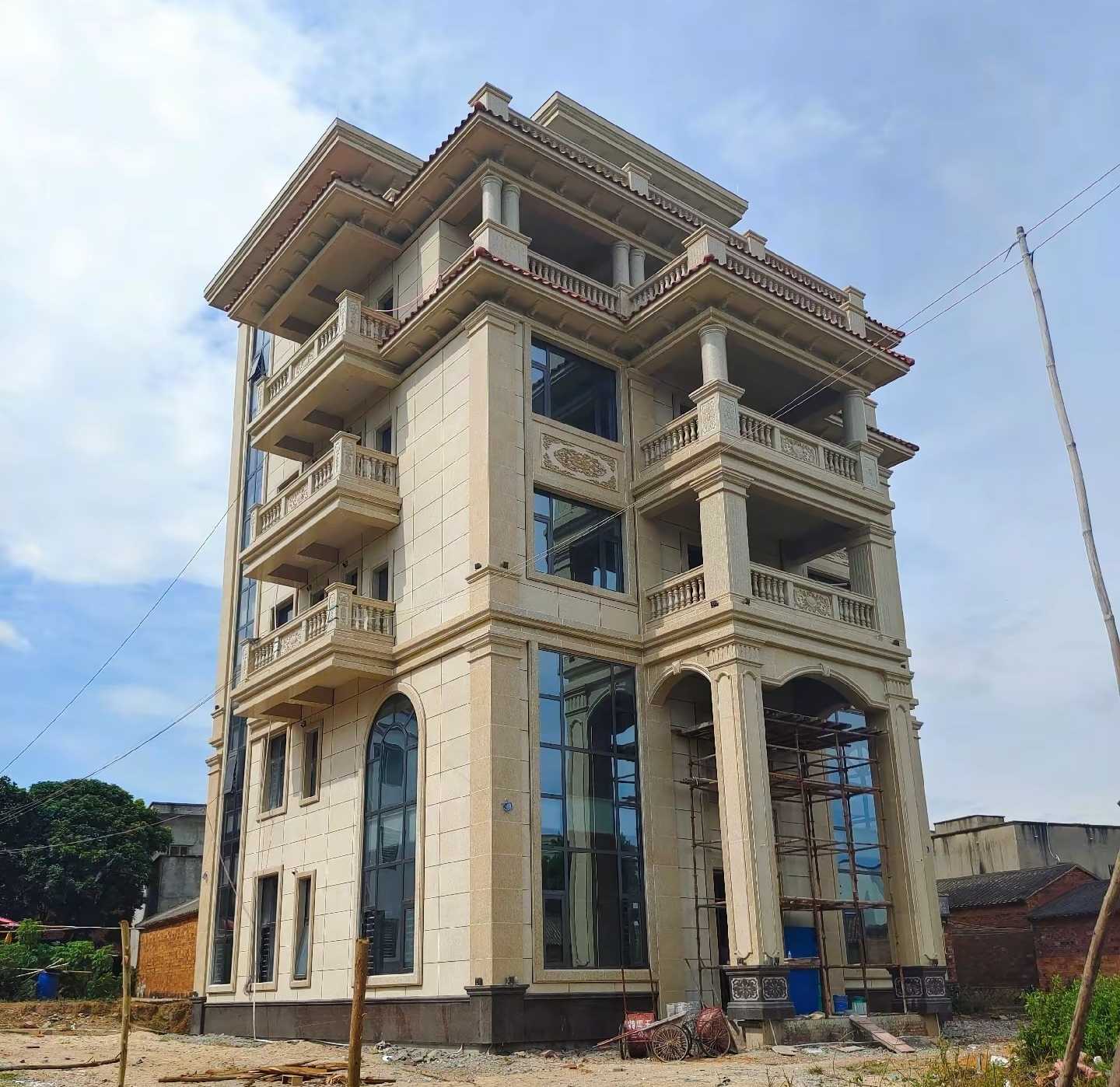 河源 黄金麻花岗岩石材别墅外墙干挂搭配（雕花栏杆花瓶柱门楼罗马柱）