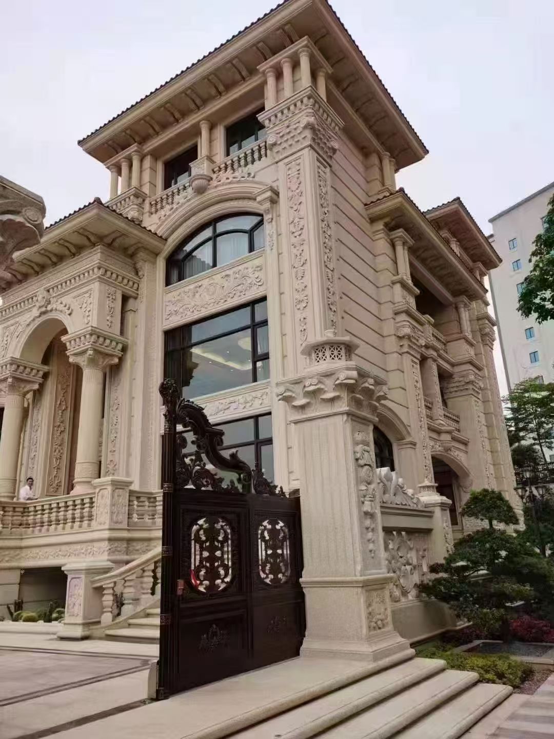 河源 黄金麻花岗岩别墅外墙干挂效果展示