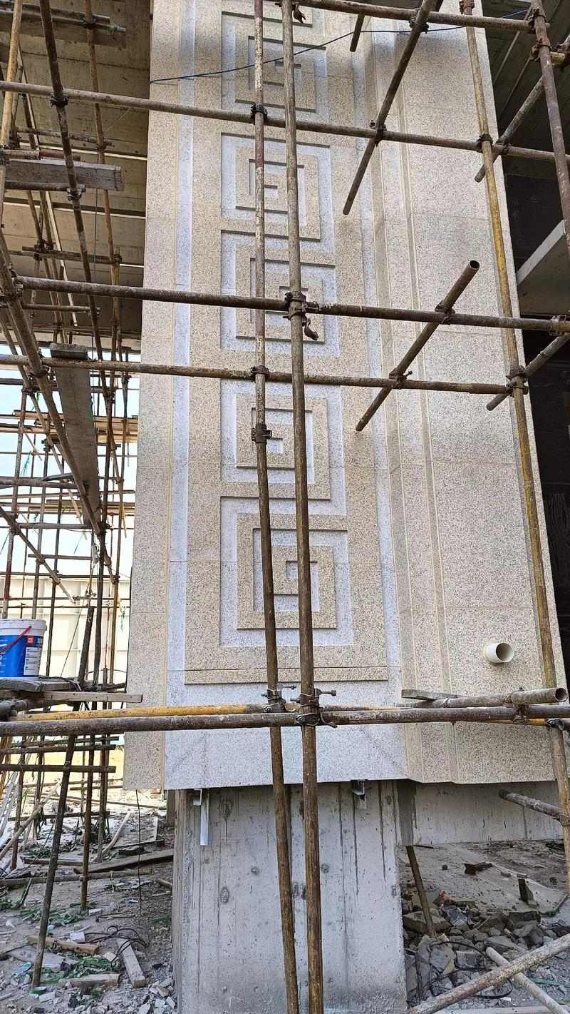 河源 黄金麻花岗岩别墅外墙干挂回纹造型效果