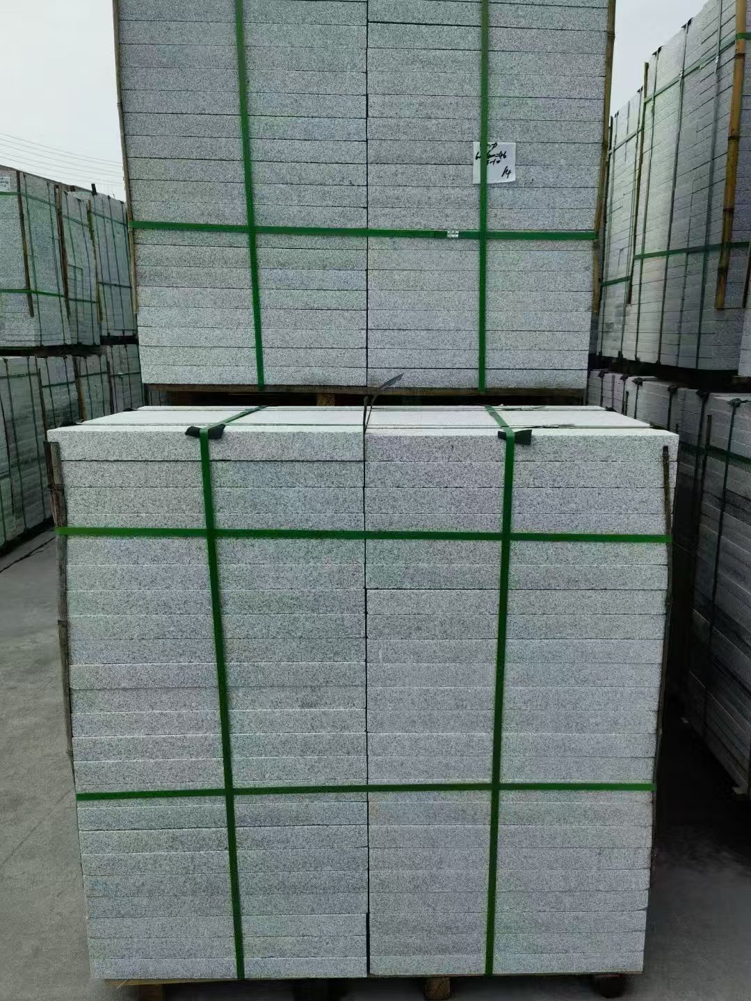 河源 芝麻白火烧，园林广场市政工程地铺石，1.8~5.0厚均有现货