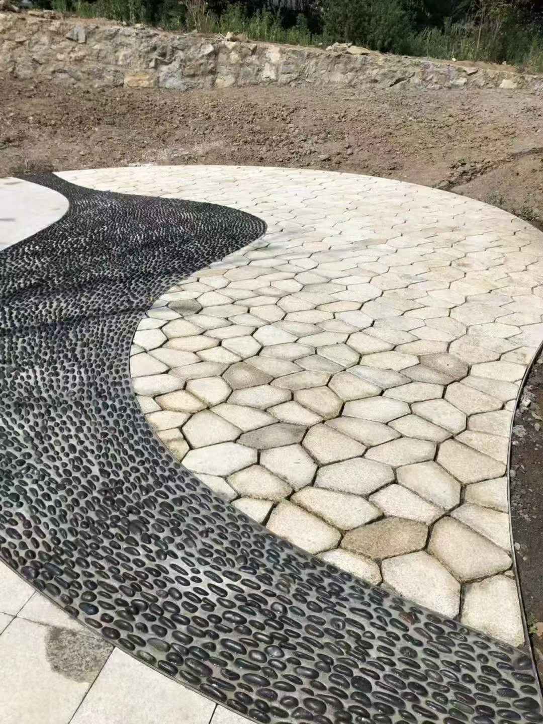 河源 黄金麻冰裂纹地铺石工地铺装案例