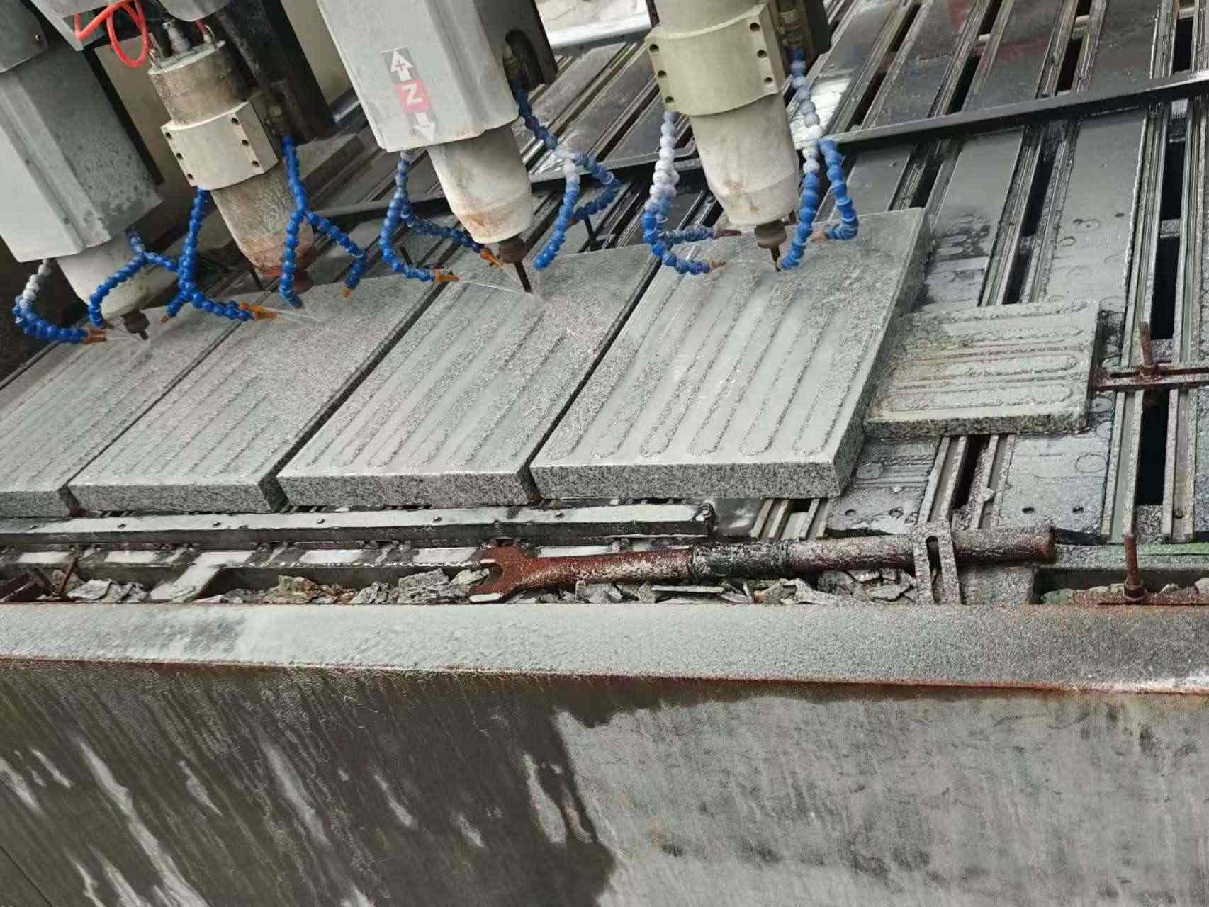 河源 芝麻白花岗岩荔枝面盲道雕刻