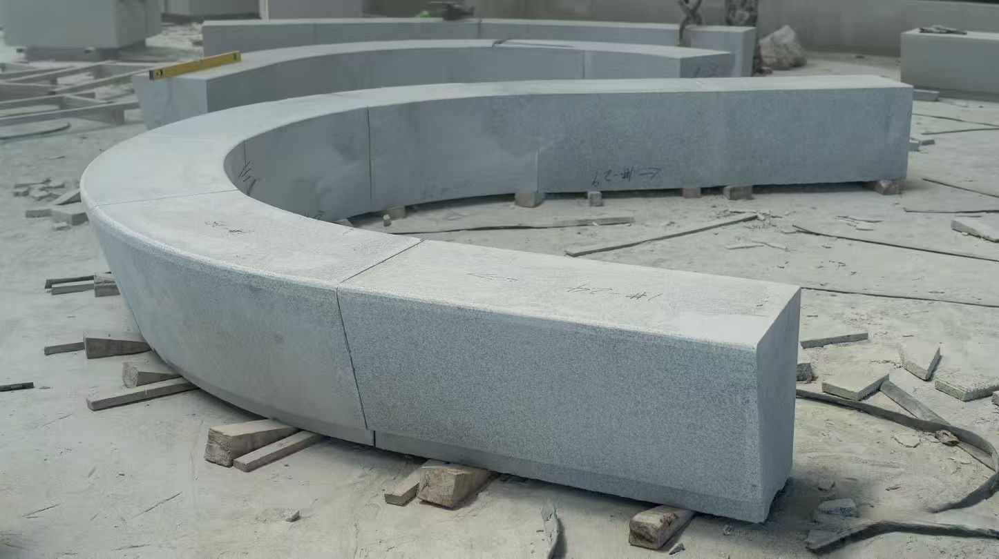 河源 芝麻白花岗岩光面弧形坐凳